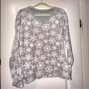 Nautica Gray and White Snowflake Sweatshirt